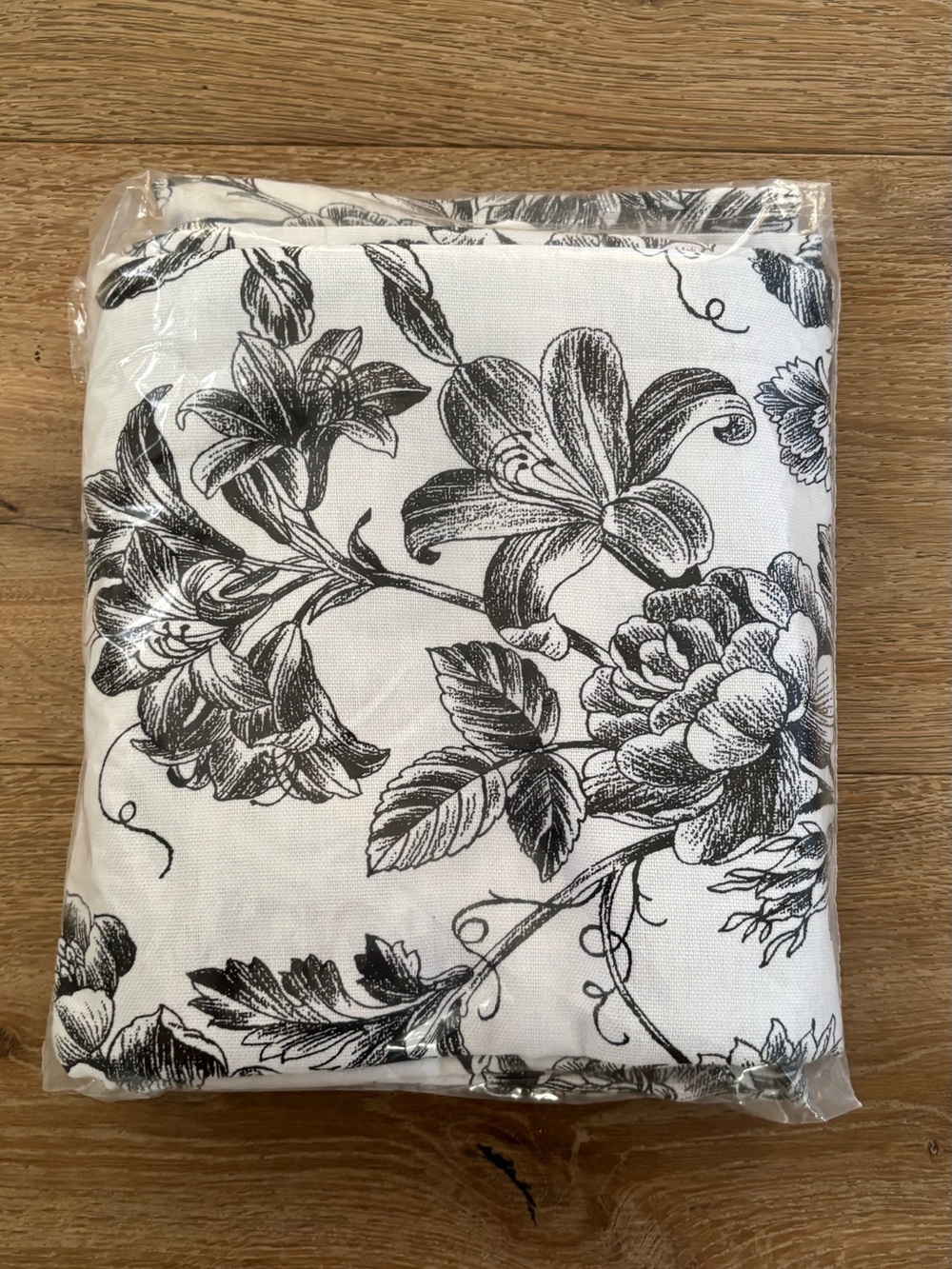 Ralph Lauren Black and White Floral Shower Curtain - Picture 3 of 3